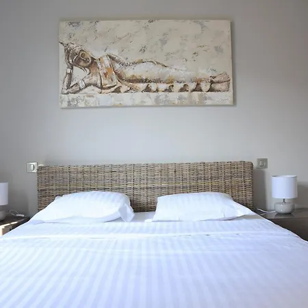 Grand Lyla Apartment