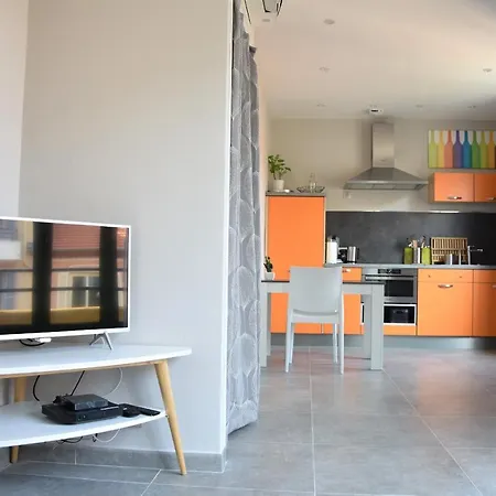 Grand Lyla Apartment *