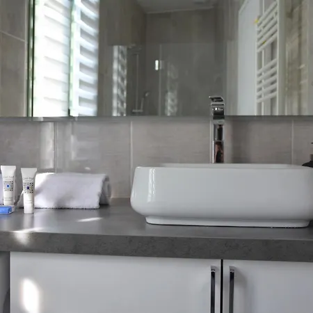 Grand Lyla Apartment *